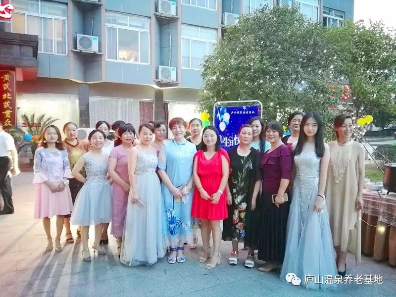 我们不一样--你见过这样的员工生日宴吗？
